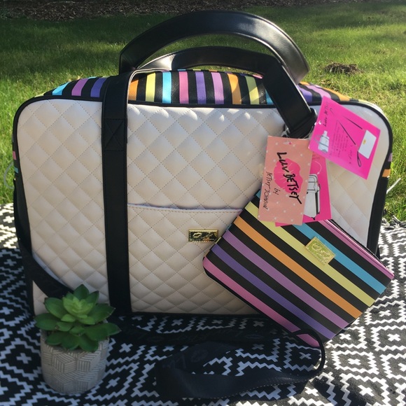 Betsey Johnson Handbags - LAST ONE! NWT Betsey Johnson Weekender Bag